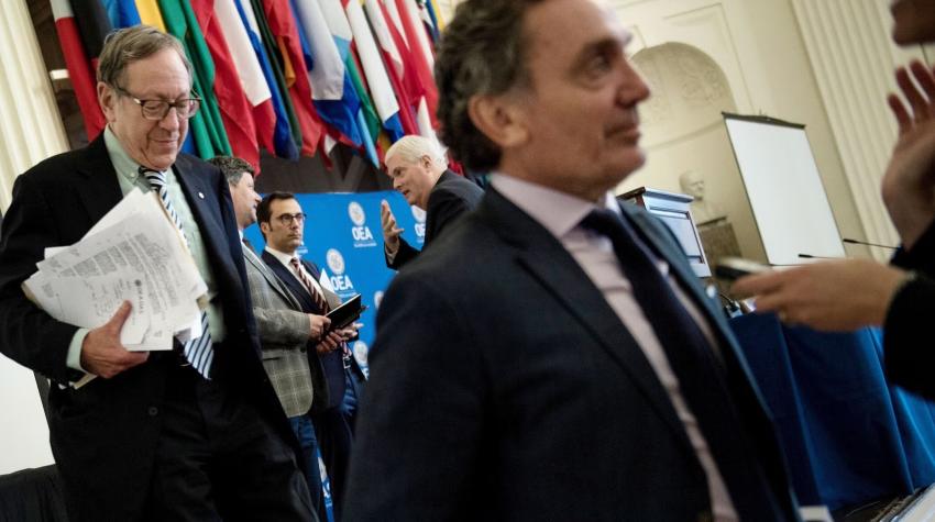 Irwin Cotler (links) warnt vor den politischen Entwicklungen im Land