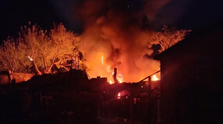 Die Nachlas-Eliezer-Synagoge steht in Flammen
